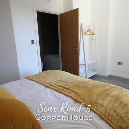 Beautiful Apartments On The Sea Front - Sea Road 5 Филикстоу Экстерьер фото