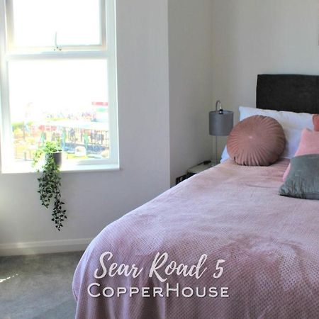 Beautiful Apartments On The Sea Front - Sea Road 5 Филикстоу Экстерьер фото