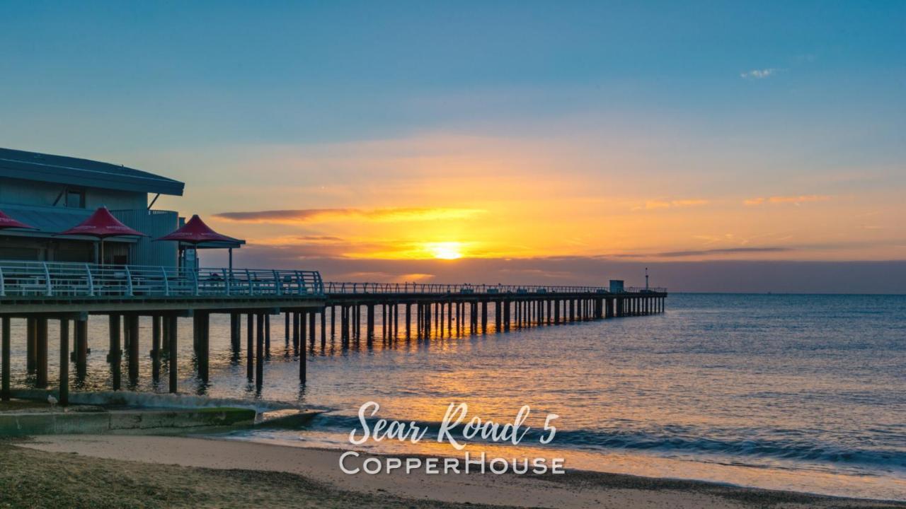 Beautiful Apartments On The Sea Front - Sea Road 5 Филикстоу Экстерьер фото