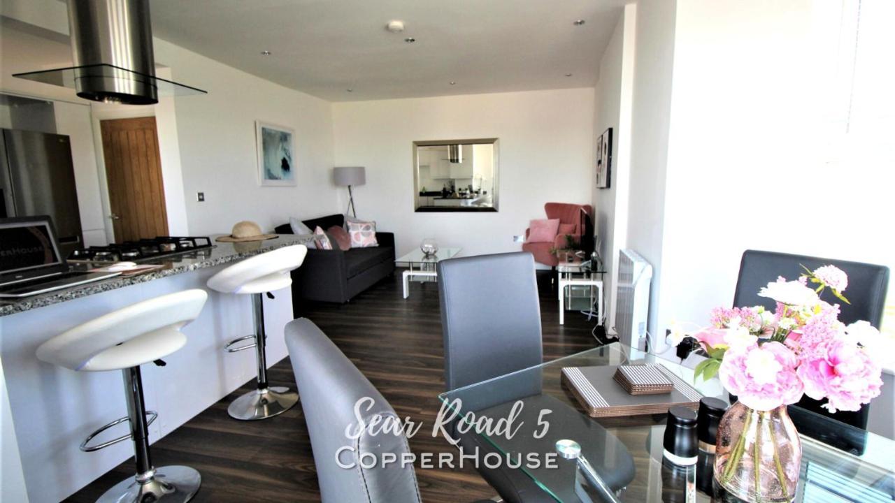 Beautiful Apartments On The Sea Front - Sea Road 5 Филикстоу Экстерьер фото