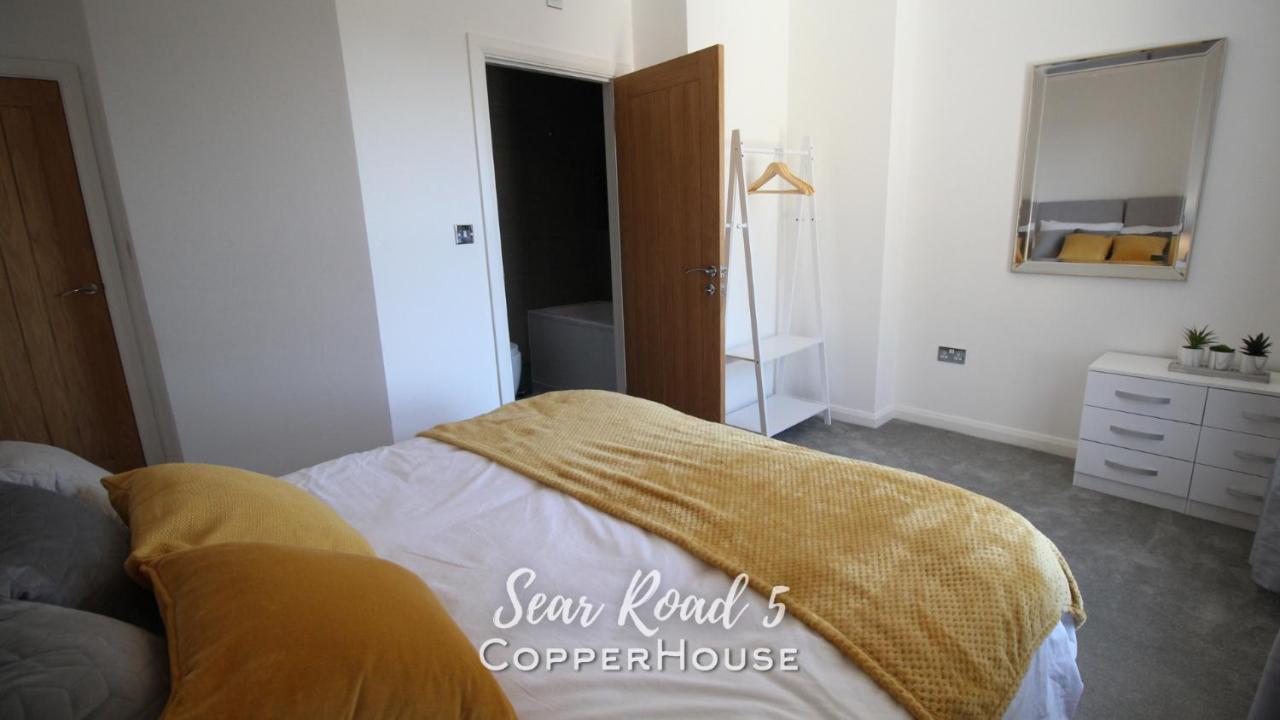 Beautiful Apartments On The Sea Front - Sea Road 5 Филикстоу Экстерьер фото