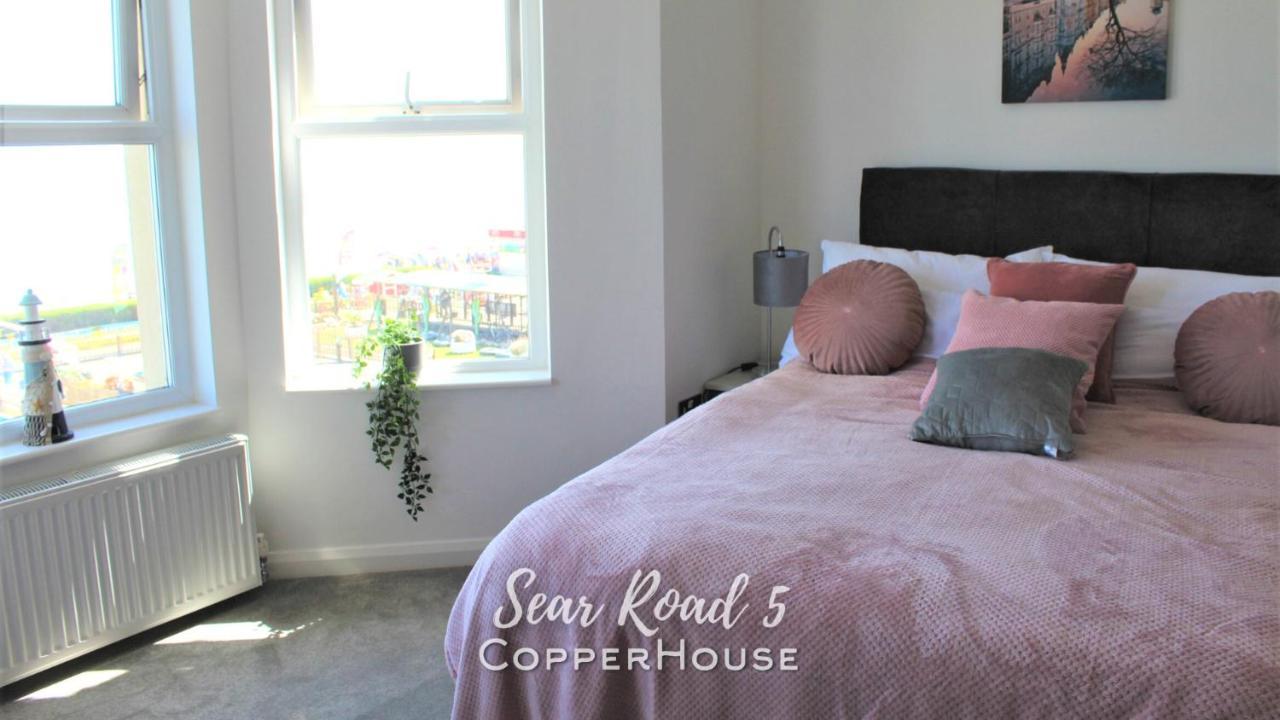 Beautiful Apartments On The Sea Front - Sea Road 5 Филикстоу Экстерьер фото