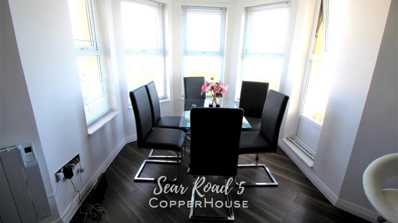 Beautiful Apartments On The Sea Front - Sea Road 5 Филикстоу Экстерьер фото