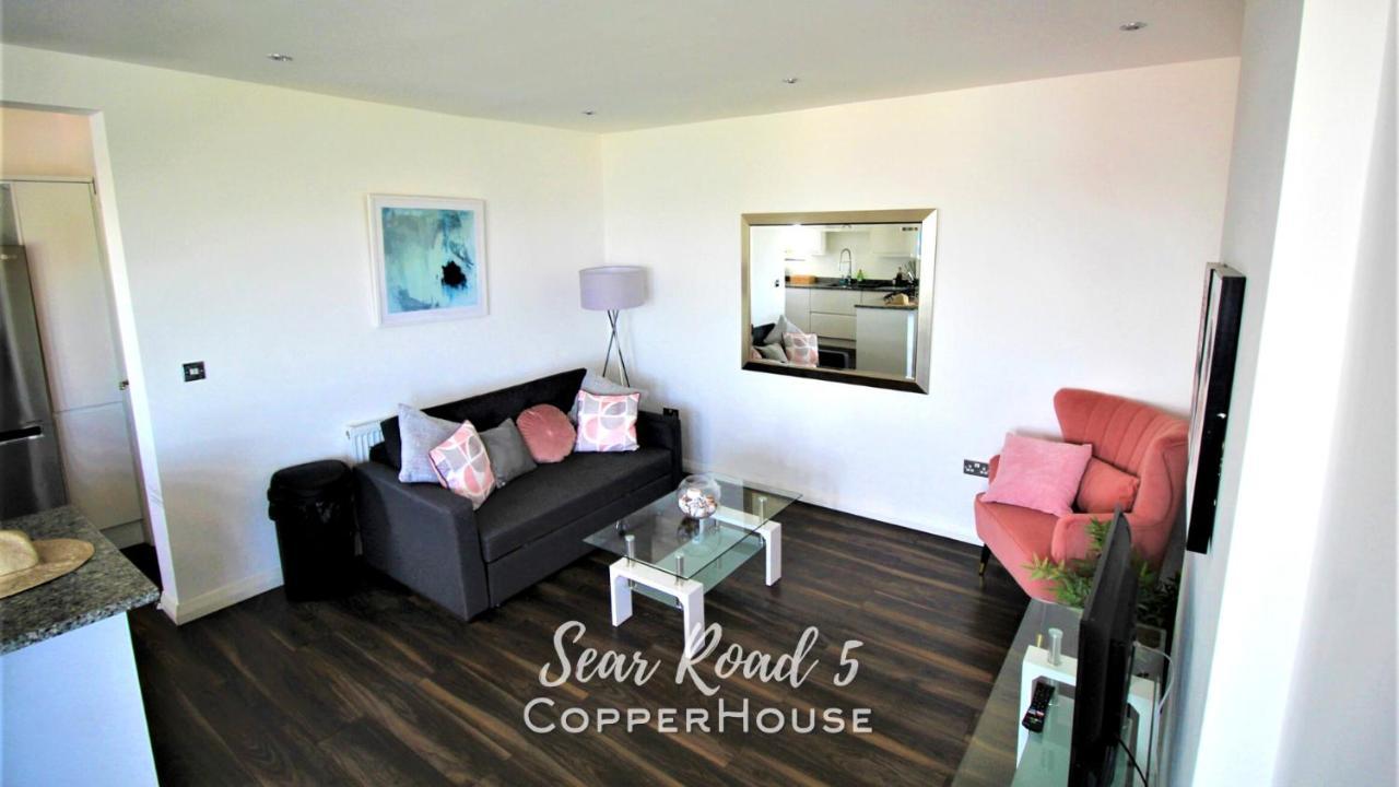 Beautiful Apartments On The Sea Front - Sea Road 5 Филикстоу Экстерьер фото