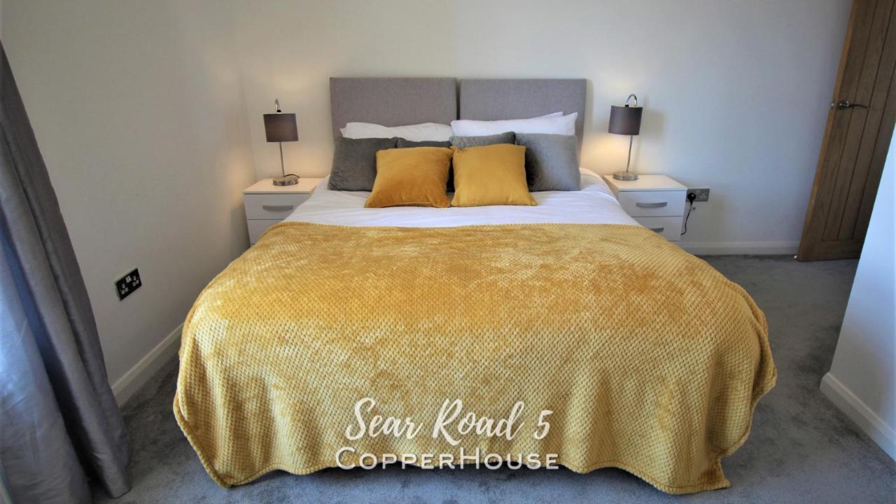 Beautiful Apartments On The Sea Front - Sea Road 5 Филикстоу Экстерьер фото